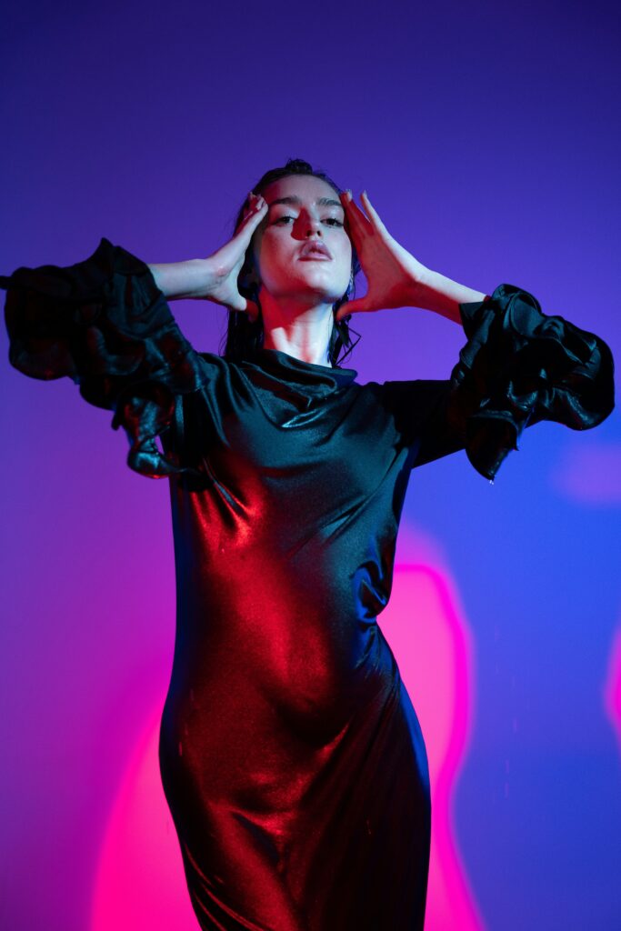 Niacinamide or Vitamin C? A science-backed guide on which ingredient suits your skin best—and why they can work better together.